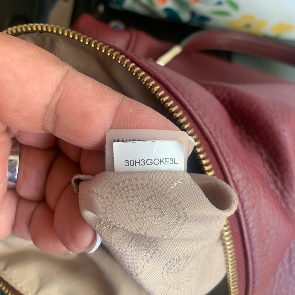 ✨MK✨MICHAEL KORS MERLOT LEATHER & GOLD ACCENT BAG - Picture 12 of 14